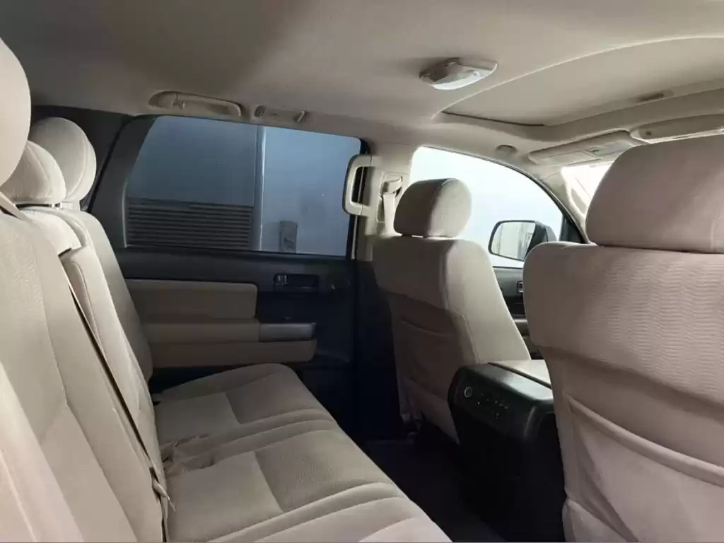 مستعملة Toyota Sequoia للبيع في الدوحة #13180 - 1  صورة 
